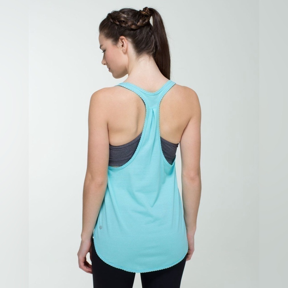 Lululemon 105 F Singlet - Scalloped Edges - Picture 2 of 8